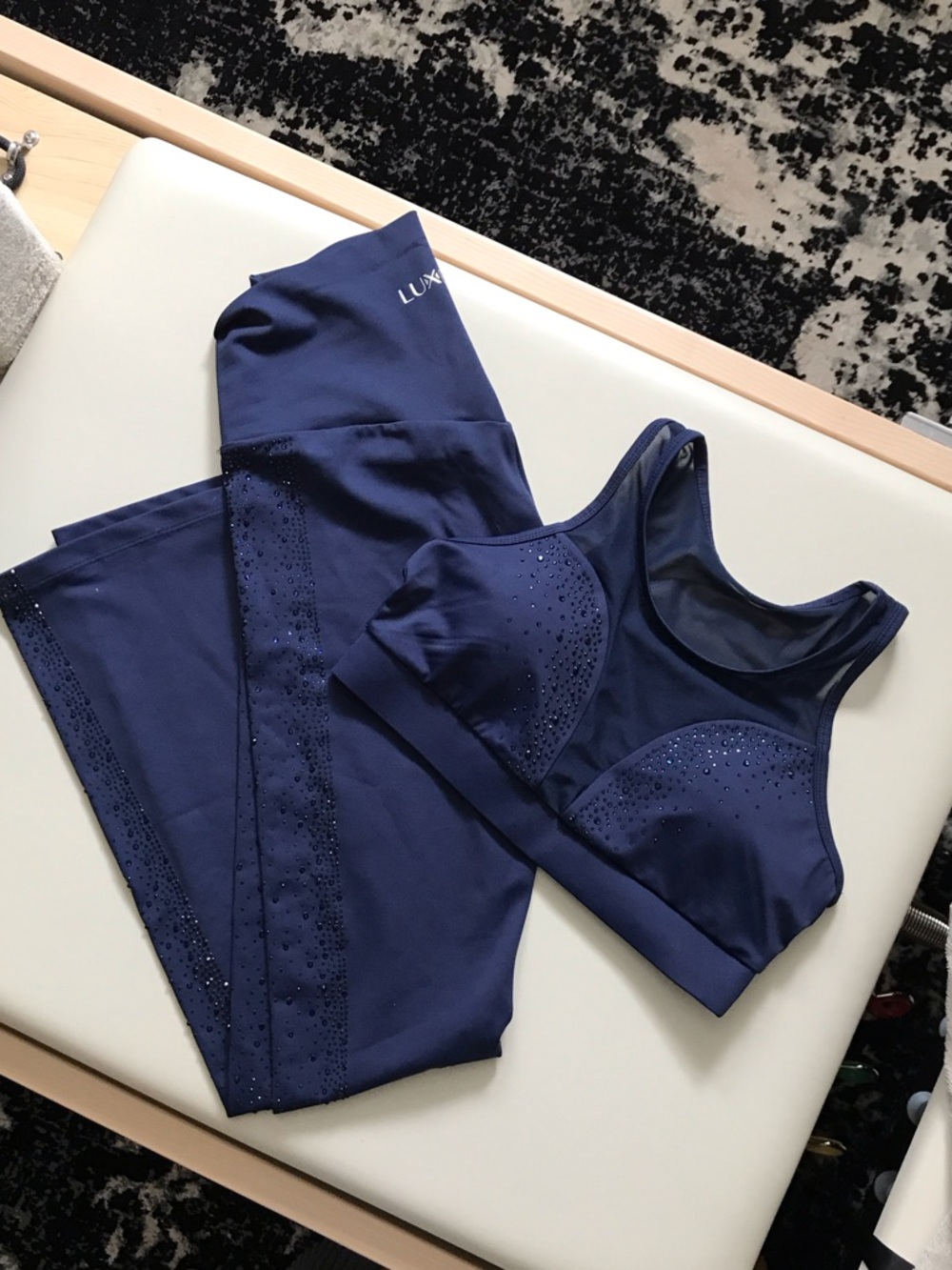 LUXEIT  Navy Blue Sports Bra and Leggings Set with Rhinestone Detail